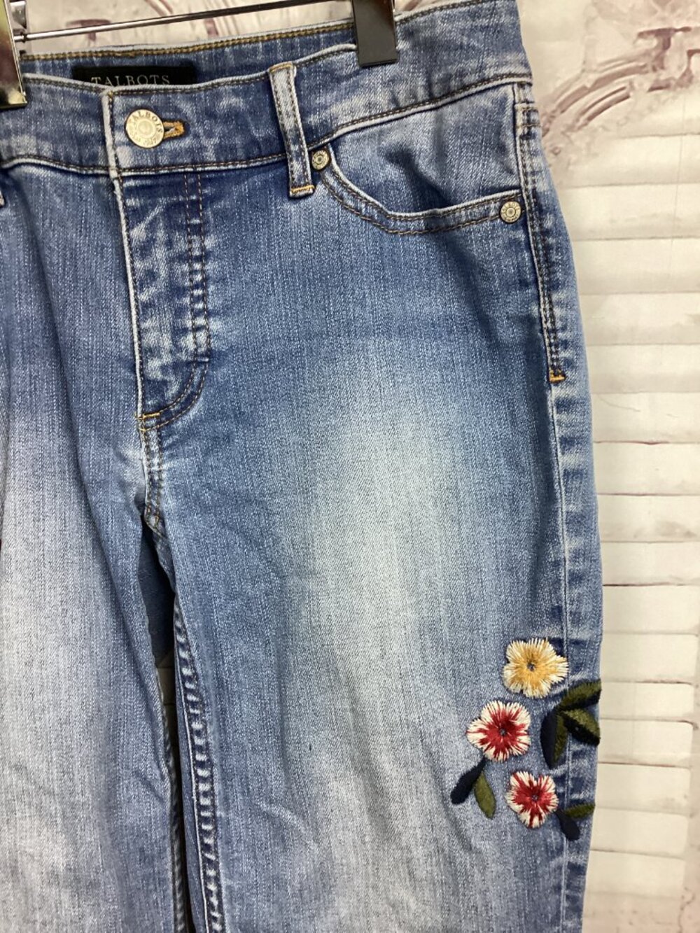 Talbots Embroidered Denim Jeans Slim Ankle Roses 2P - Picture 4 of 9
